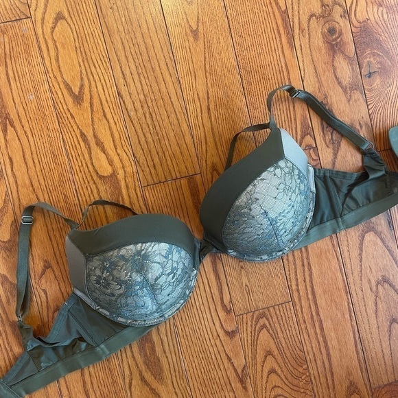 Victorias Secret Very Sexy Push Up Bra 34DD - Picture 6 of 7